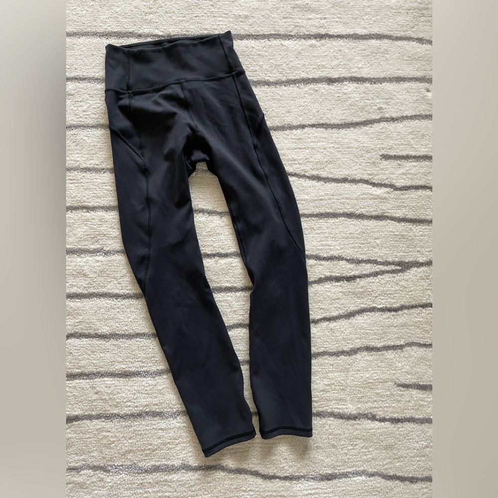 Lululemon legging- price is firm - Picture 4 of 9